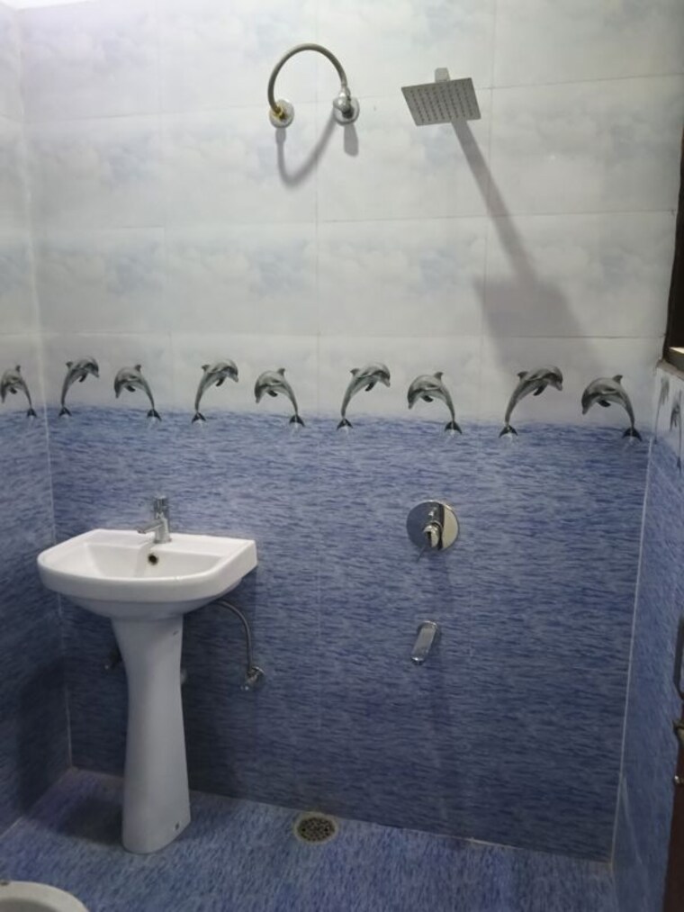 Bathroom, dhakoli 3 Bedroom 122 Sq.Yd. Builder Floor In Dhakoli Zirakpur 9863678