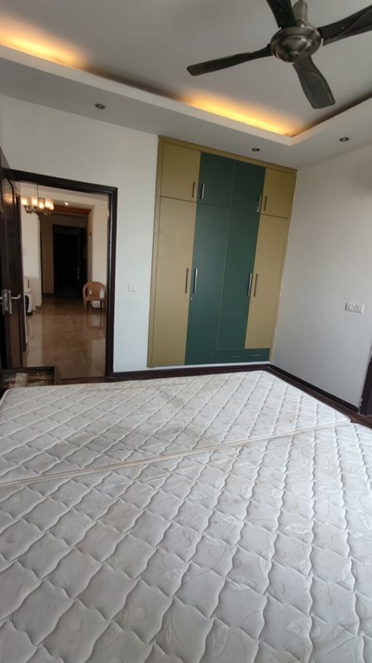 Room, phullanwal 3 Bedroom 1800 Sq.Ft. Apartment In Phullanwal Ludhiana 9863684