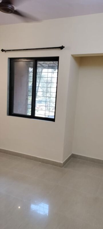 Room in 1 BHK Apartment at Kanchan Pushp Society, Ghodbunder Road – for Rent