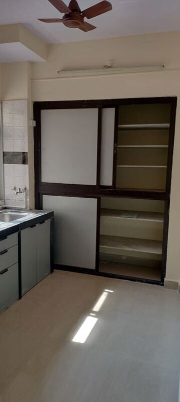 Room in 1 BHK Apartment at Kanchan Pushp Society, Ghodbunder Road – for Rent