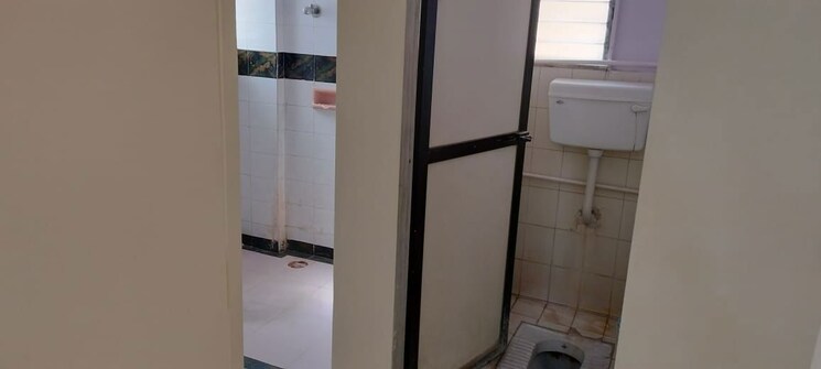 Bathroom, kanchan-pushp-society 1 Bedroom 425 Sq.Ft. Apartment In Ghodbunder Road Thane 9863690