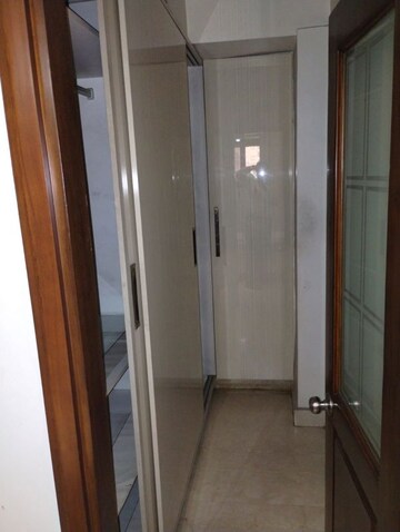 Building Lobby in 2.5 BHK Apartment at Mayur Vihar – for Rent