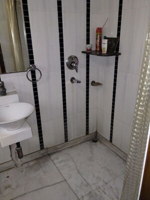 Bathroom in 2.5 BHK Apartment at Mayur Vihar – for Rent