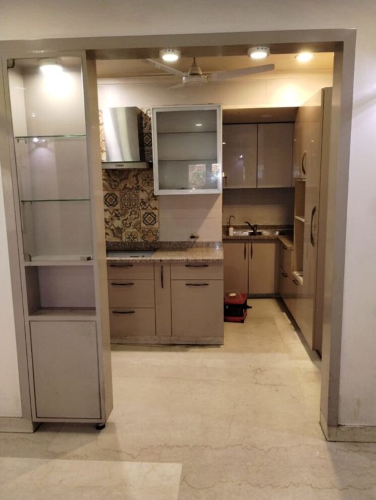 Kitchen, mayur vihar 2.5 Bedroom 1250 Sq.Ft. Apartment In Mayur Vihar Delhi 9863706