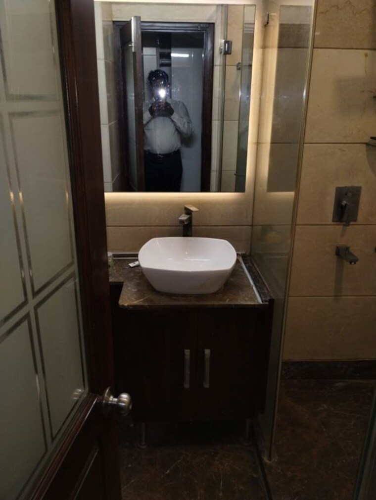 Bathroom, mayur vihar 2.5 Bedroom 1250 Sq.Ft. Apartment In Mayur Vihar Delhi 9863706