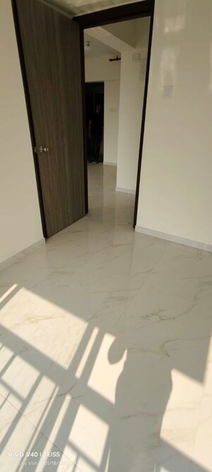 Room in 1 BHK Apartment at Metropolis Bayside, Kasarvadavali – for Rent