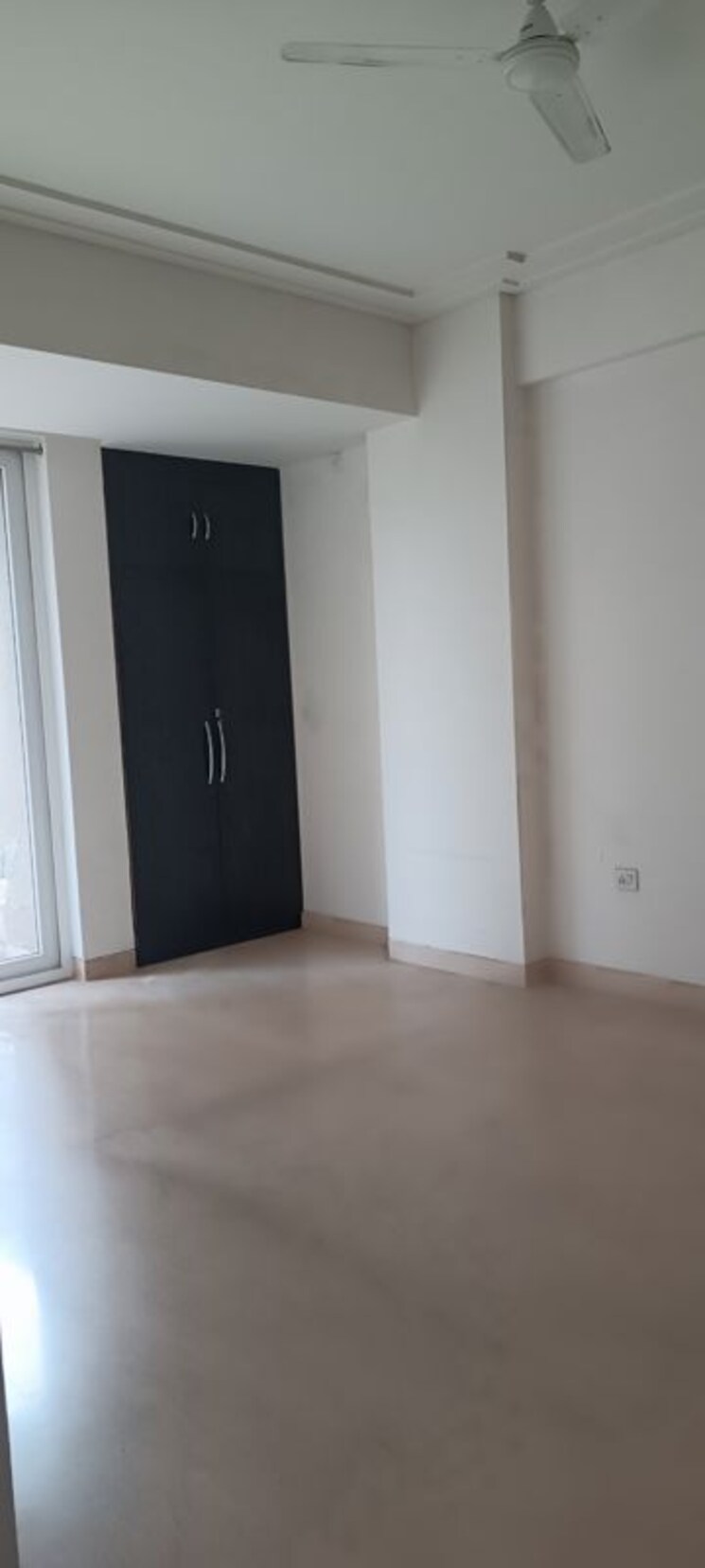 Room, puri-diplomatic-greens-phase-i 3.5 Bedroom 2250 Sq.Ft. Apartment In Sector 111 Gurgaon 9863729