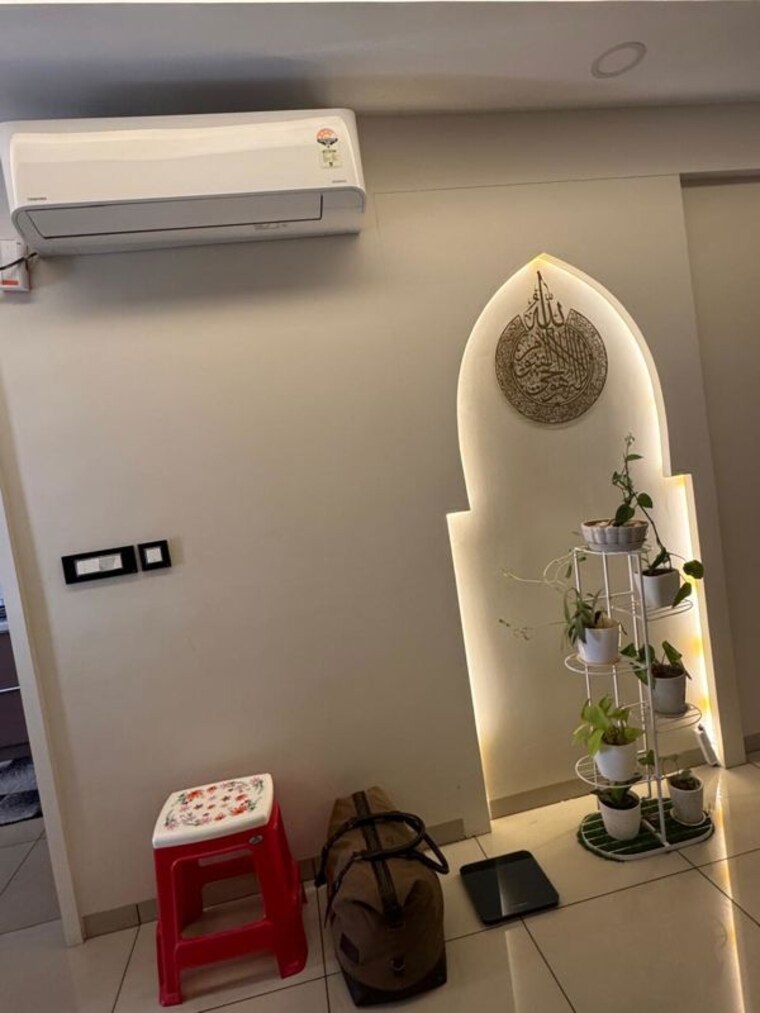 Master Bedroom, prestige-royale-gardens 2 Bedroom 1304 Sq.Ft. Apartment In Gantiganahalli Bangalore 9863744