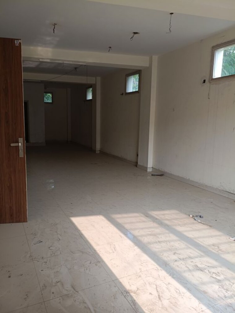Room, maharani bagh 4 Bedroom 506 Sq.Yd. Independent House In Maharani Bagh Delhi 9863746