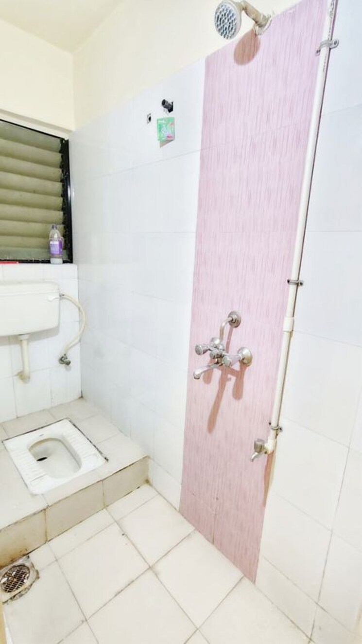 Bathroom, wadgaon sheri 1.5 Bedroom 450 Sq.Ft. Apartment In Wadgaon Sheri Pune 9863748