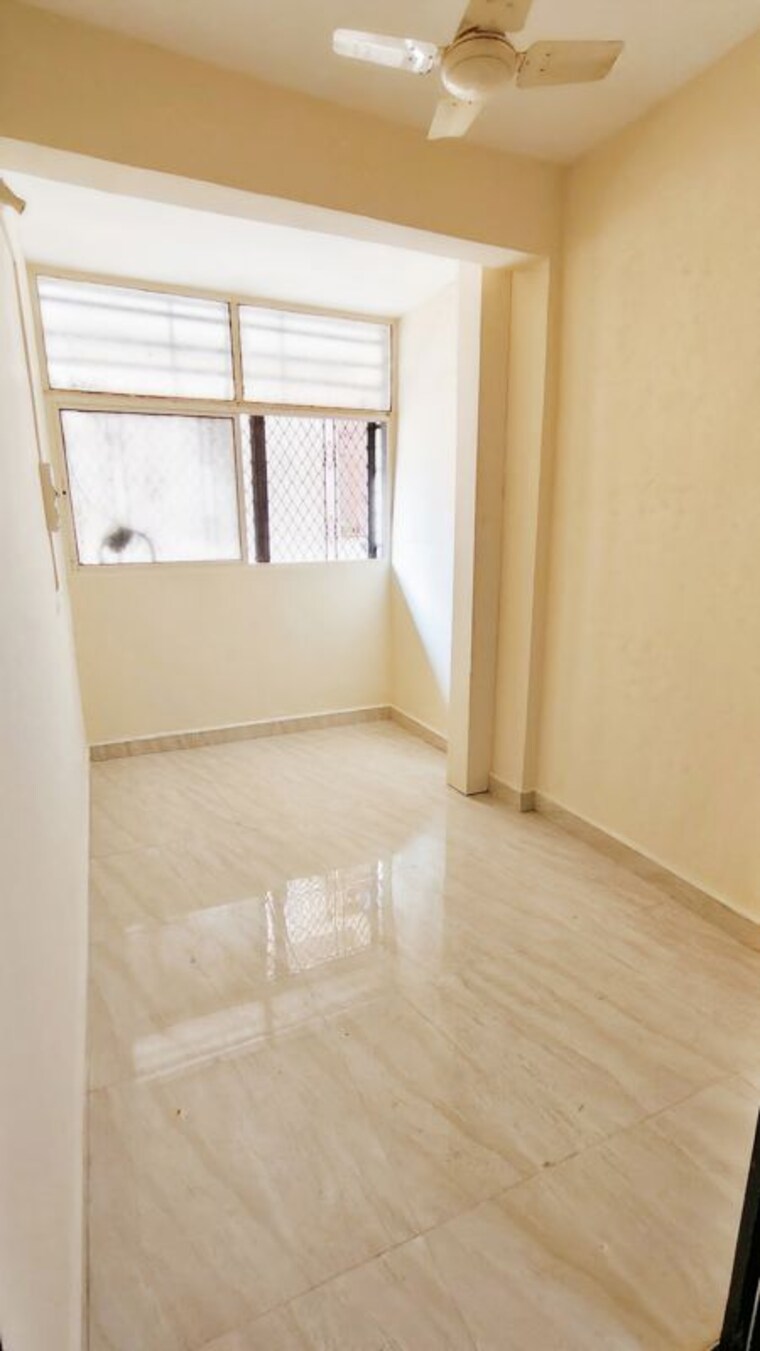 Room, wadgaon sheri 1.5 Bedroom 450 Sq.Ft. Apartment In Wadgaon Sheri Pune 9863748