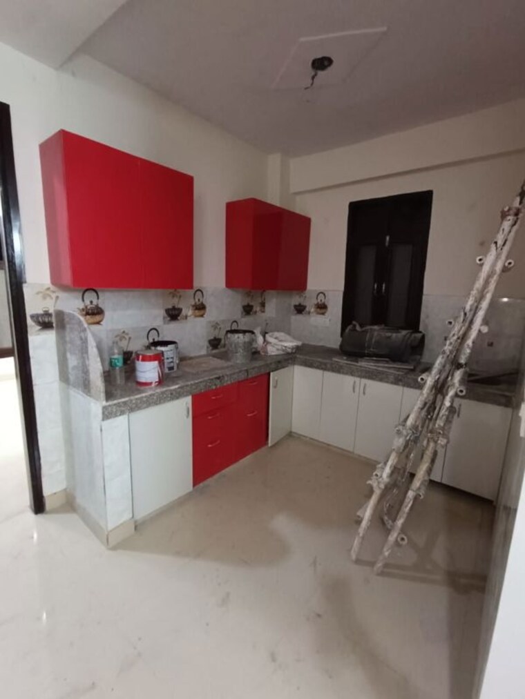 Kitchen, mayur vihar 2.5 Bedroom 710 Sq.Ft. Builder Floor In Mayur Vihar Delhi 9863754