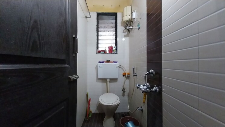 Bathroom, falsa-scarlett-homes 1 Bedroom 400 Sq.Ft. Apartment In Dahisar East Mumbai 8147605