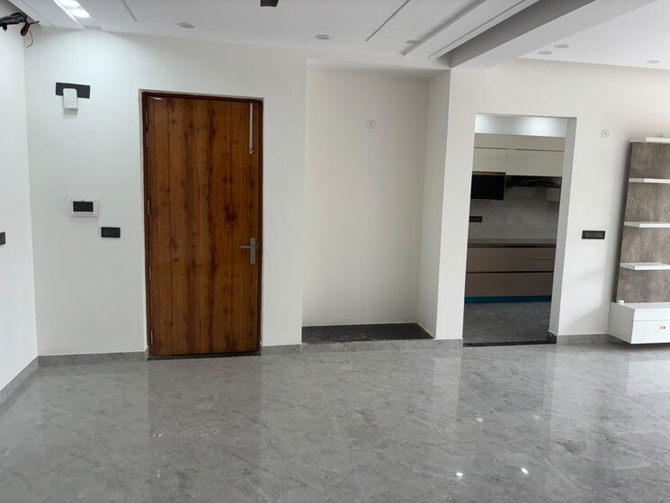 Room, sector 38 3 Bedroom 1900 Sq.Ft. Builder Floor In Sector 38 Gurgaon 9863760