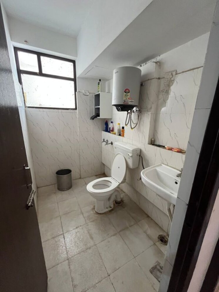 Bathroom, auric-city-homes 3 Bedroom 672 Sq.Ft. Apartment In Sector 82 Faridabad 9863763
