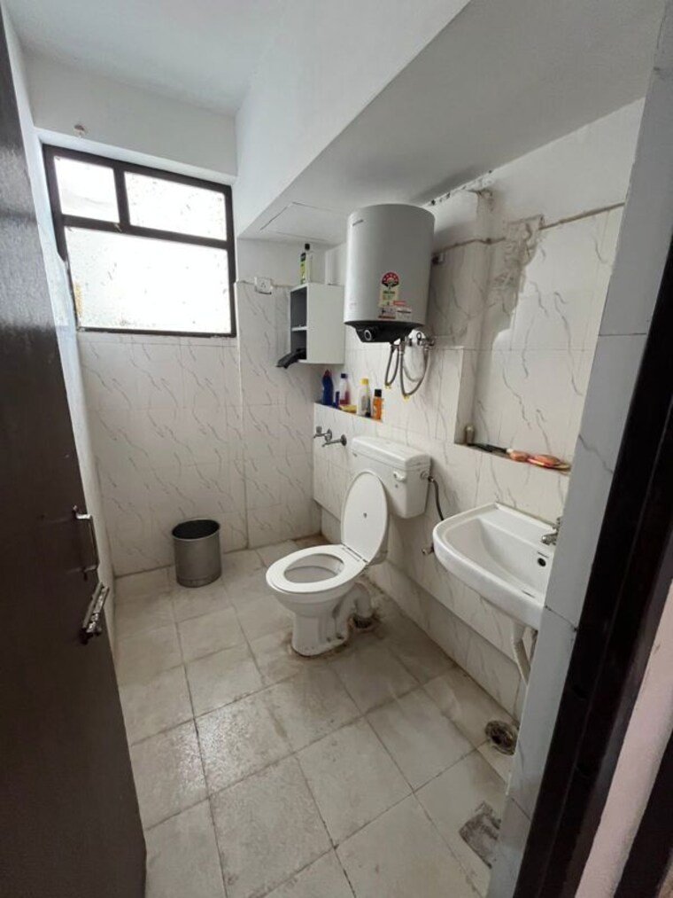 Bathroom, auric-city-homes 3 Bedroom 672 Sq.Ft. Apartment In Sector 82 Faridabad 9863763
