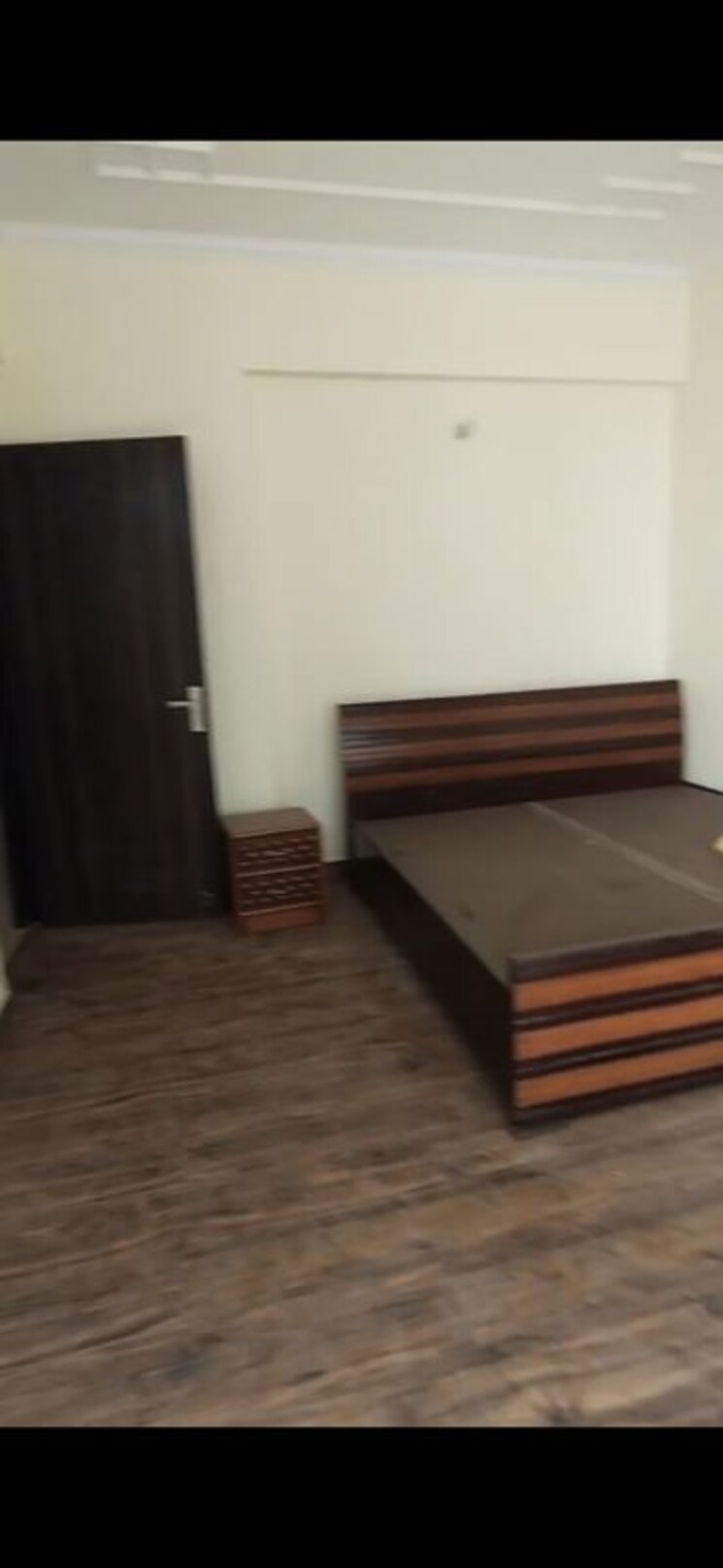 Room, puri-pranayam 3 Bedroom 1900 Sq.Ft. Apartment In Sector 82 Faridabad 9863768