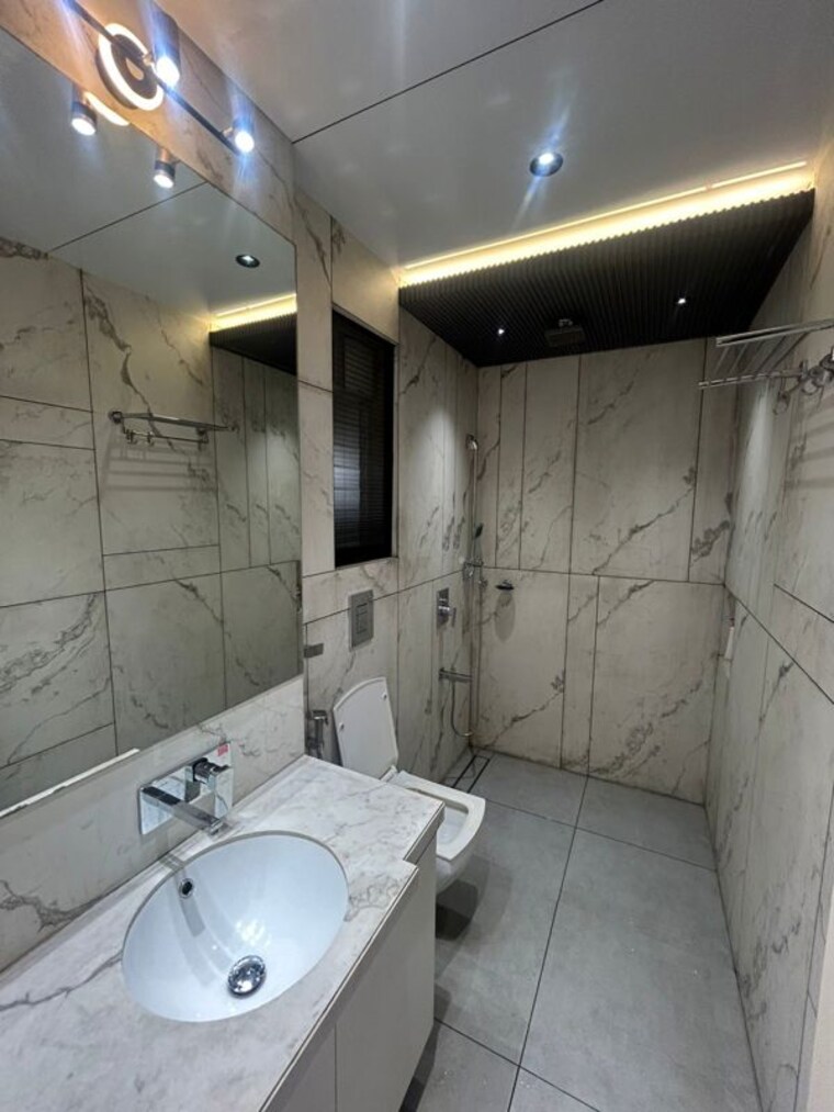 Bathroom, rosa-manhattan 3 Bedroom 911 Sq.Ft. Apartment In Ghodbunder Road Thane 9863777