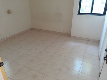 Room in 2.5 BHK Apartment at Anandvan Residency, Anand Nagar – for Rent