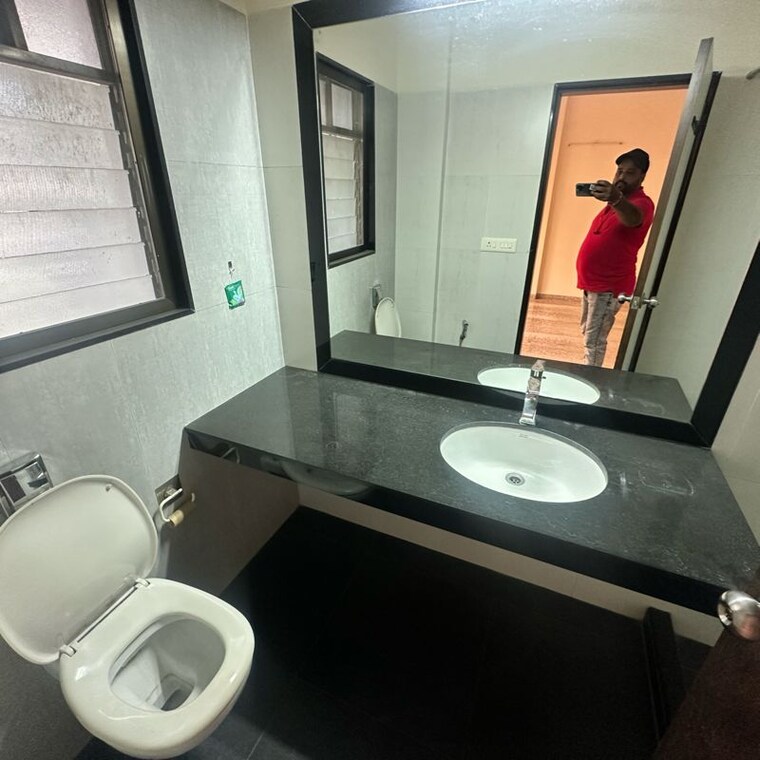 Bathroom, kalyani nagar 3 Bedroom 1700 Sq.Ft. Apartment In Kalyani Nagar Pune 9863792