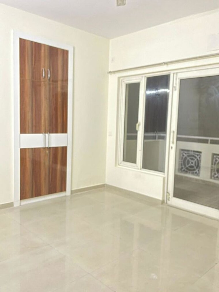 Room, spr-elysia 3.5 Bedroom 2100 Sq.Ft. Apartment In Sector 82 Faridabad 9863797
