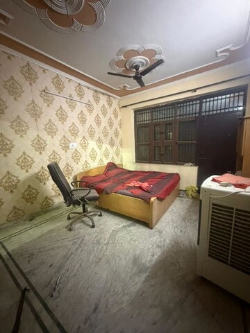 Bedroom in 3 BHK Builder Floor at Sector 15 – for Rent