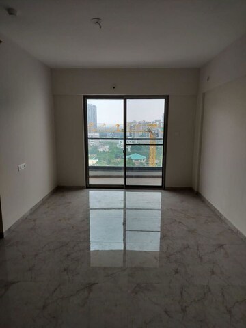 Room in 3 BHK Apartment at Majestique Towers, Kharadi – for Rent