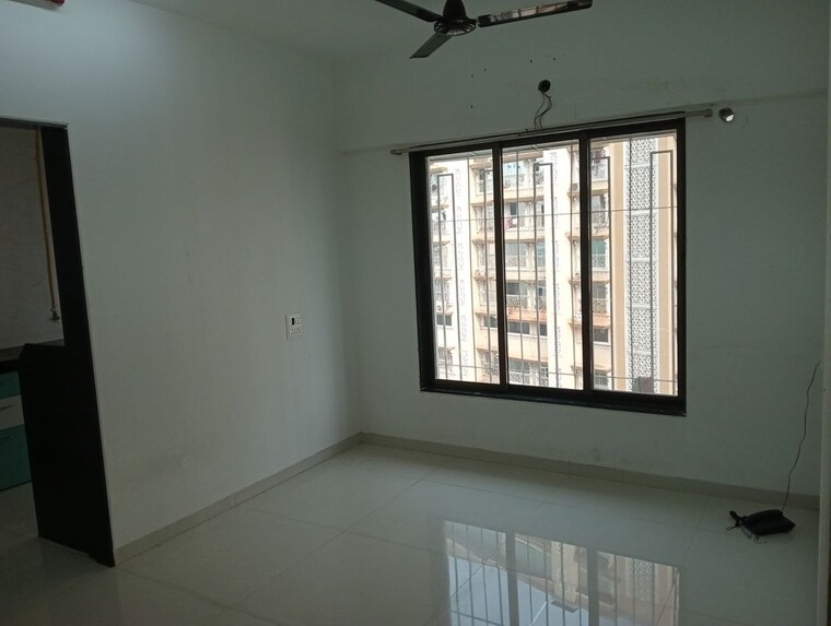 Room, kurla east 1 Bedroom 430 Sq.Ft. Apartment In Kurla East Mumbai 9863803