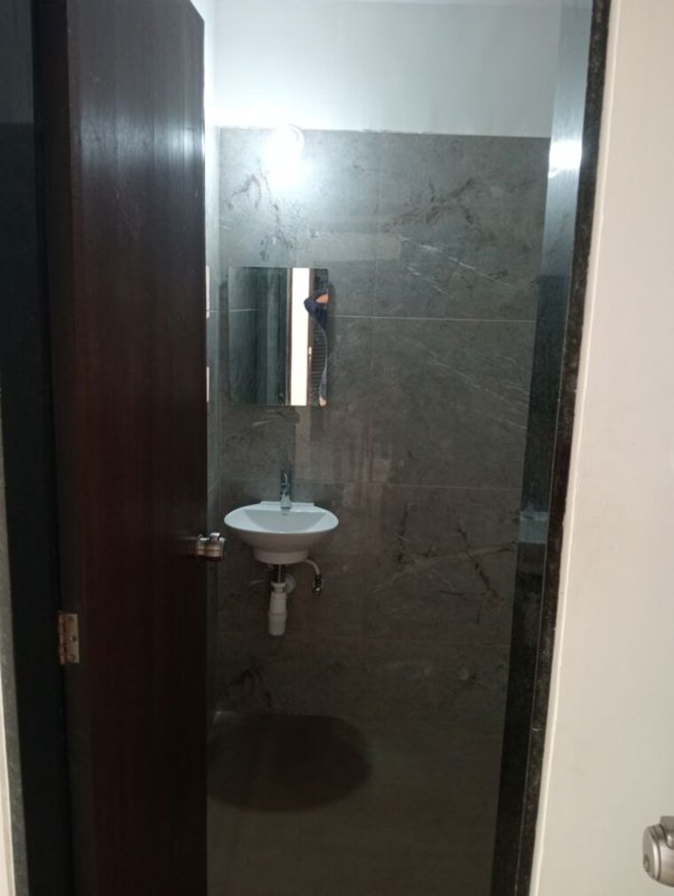Bathroom, kurla east 1 Bedroom 430 Sq.Ft. Apartment In Kurla East Mumbai 9863803