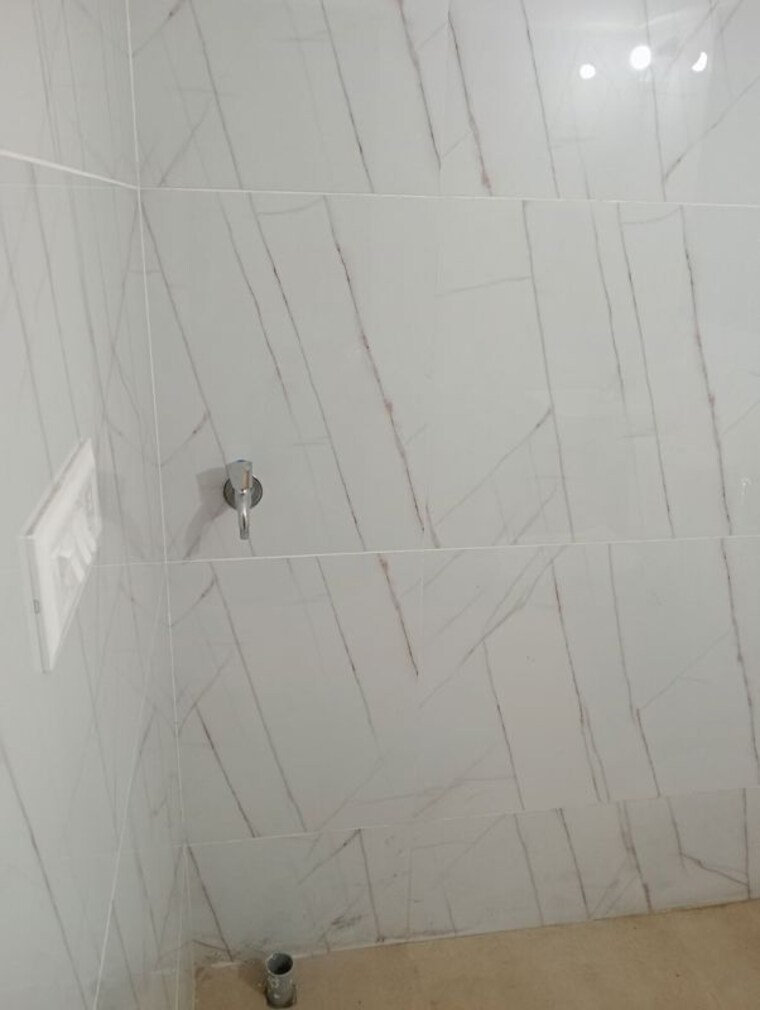 Bathroom, kurla east 1 Bedroom 430 Sq.Ft. Apartment In Kurla East Mumbai 9863803