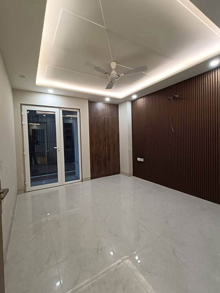Room, sector 41 3 Bedroom 2200 Sq.Ft. Builder Floor In Sector 41 Gurgaon 9863804
