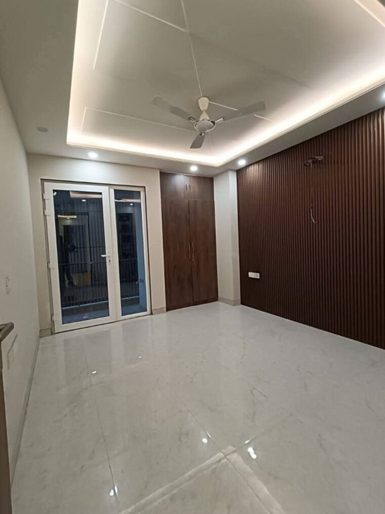 Room, sector 41 3 Bedroom 2200 Sq.Ft. Builder Floor In Sector 41 Gurgaon 9863804
