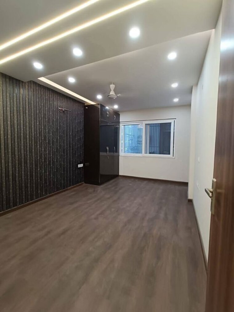 Room, sector 41 3 Bedroom 2200 Sq.Ft. Builder Floor In Sector 41 Gurgaon 9863804