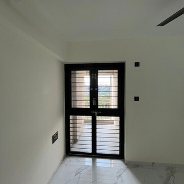 Room in 3 BHK Apartment at Pimple Saudagar – for Rent