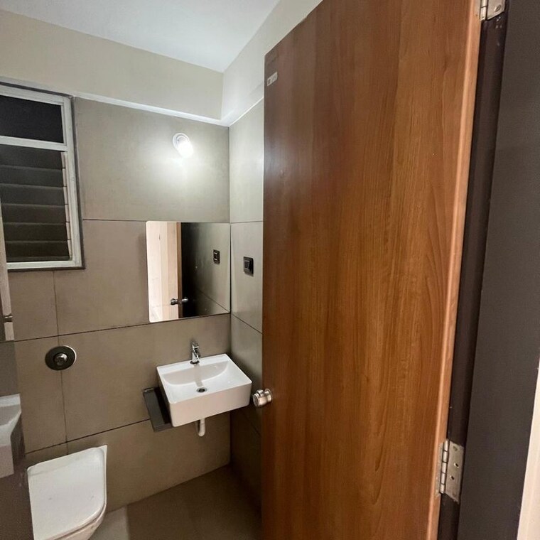 Bathroom, pimple saudagar 3 Bedroom 1500 Sq.Ft. Apartment In Pimple Saudagar Pune 9863808