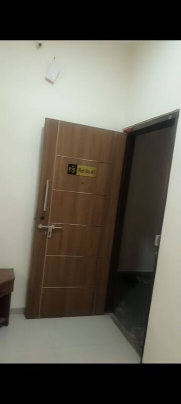 Furnished Amenities in 1 BHK Apartment at Kurla West – for Rent