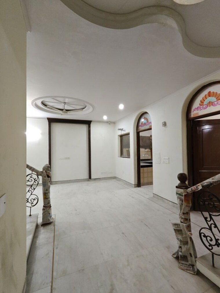 Room, ansal-sushant-lok-i 4 Bedroom 300 Sq.Yd. Independent House In Sector 43 Gurgaon 9863840