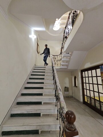 Staircase in 4 BHK Independent House at Ansal Sushant Lok I, Sector 43 – for Rent