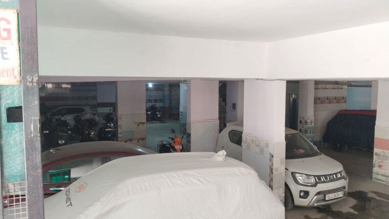  Parking, mehrauli 3 Bedroom 135 Sq.Yd. Builder Floor In Mehrauli Delhi 9863854