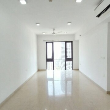 Room in 4 BHK Apartment at Lodha Marquise, Century Mills – for Sale