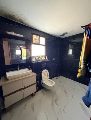 Master Bedroom in 3 BHK Builder Floor at Housing Board Colony Sector 51, Sector 51 – for Rent