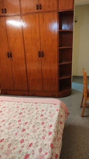 Furnished Amenities in 3 BHK Apartment at DLF Ridgewood Estate, Dlf Phase iv – for Rent