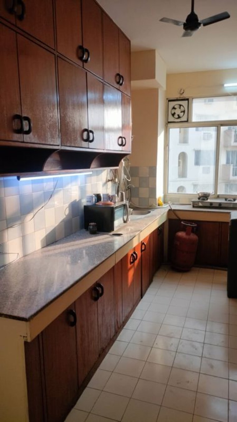 Kitchen, dlf-ridgewood-estate 3 Bedroom 1400 Sq.Ft. Apartment In Dlf Phase iv Gurgaon 9863862