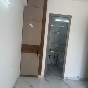 Room in 3.5 BHK Apartment at M3M Soulitude, Sector 89 – for Rent