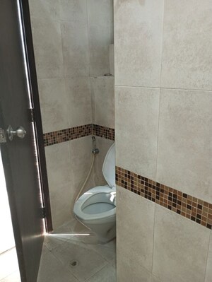 Bathroom in 2.5 BHK Apartment at Oberoi Realty Woods, Goregaon East – for Rent