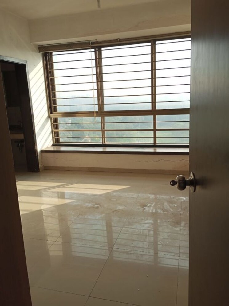 Room, oberoi-realty-woods 2.5 Bedroom 900 Sq.Ft. Apartment In Goregaon East Mumbai 9863888