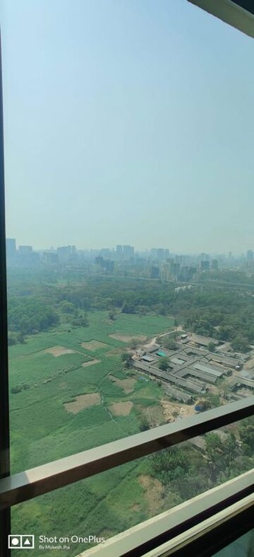 Master Bedroom in 2.5 BHK Apartment at Oberoi Realty Woods, Goregaon East – for Rent