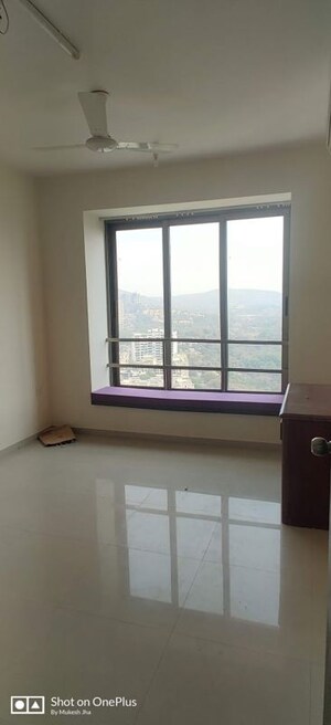 Room in 2.5 BHK Apartment at Oberoi Realty Woods, Goregaon East – for Rent
