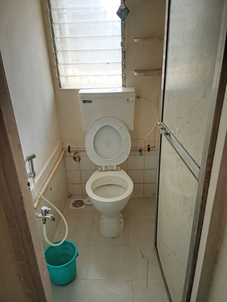 Bathroom, sagar-sangeet-apartment 1 Bedroom 600 Sq.Ft. Apartment In Juhu Mumbai 9863895
