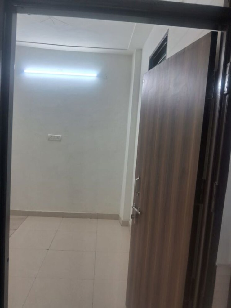 Room, sainik colony 2 Bedroom 900 Sq.Ft. Builder Floor In Sainik Colony Faridabad 9863886